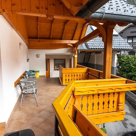 公寓 Rooms&apartments Pazlarjerman 布莱德