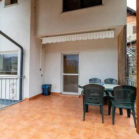 Rooms&apartments Pazlarjerman 公寓