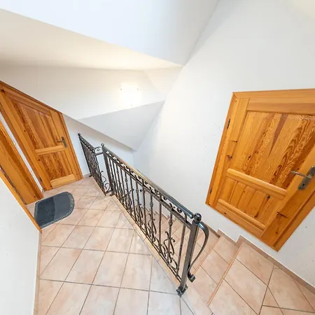 公寓 Rooms&apartments Pazlarjerman 布莱德