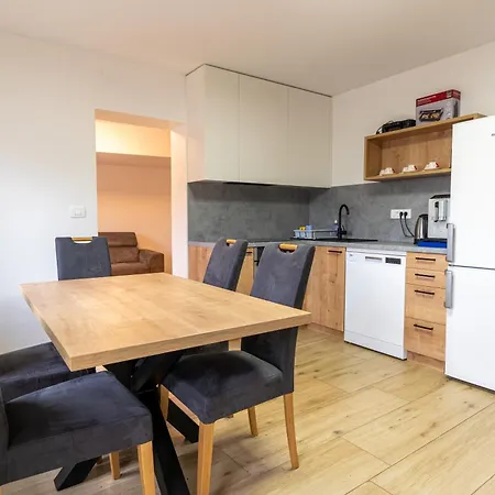 公寓 Rooms&apartments Pazlarjerman *
