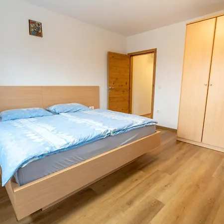 公寓 Rooms&apartments Pazlarjerman