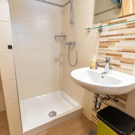 Rooms&apartments Pazlarjerman * 布莱德