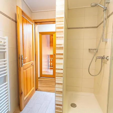 公寓 Rooms&apartments Pazlarjerman 布莱德