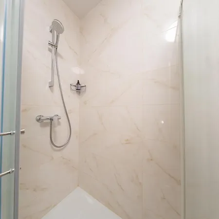 公寓 Rooms&apartments Pazlarjerman *